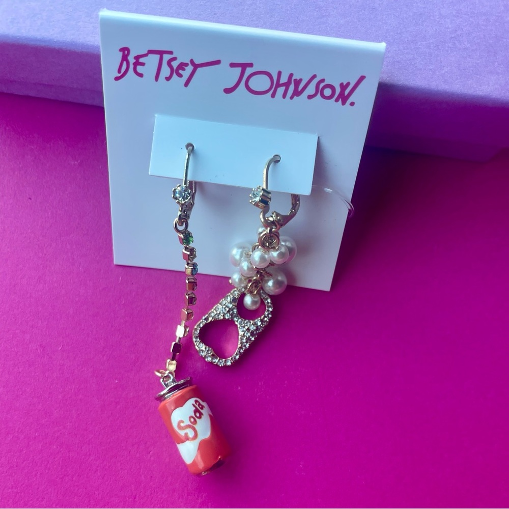 NWT Betsey Johnson Soda Pop Can & Pull Tab Pearl Bubbles Earrings
